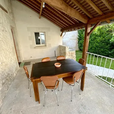 Maison De Campagne, Piscine En Bordure De Riviere